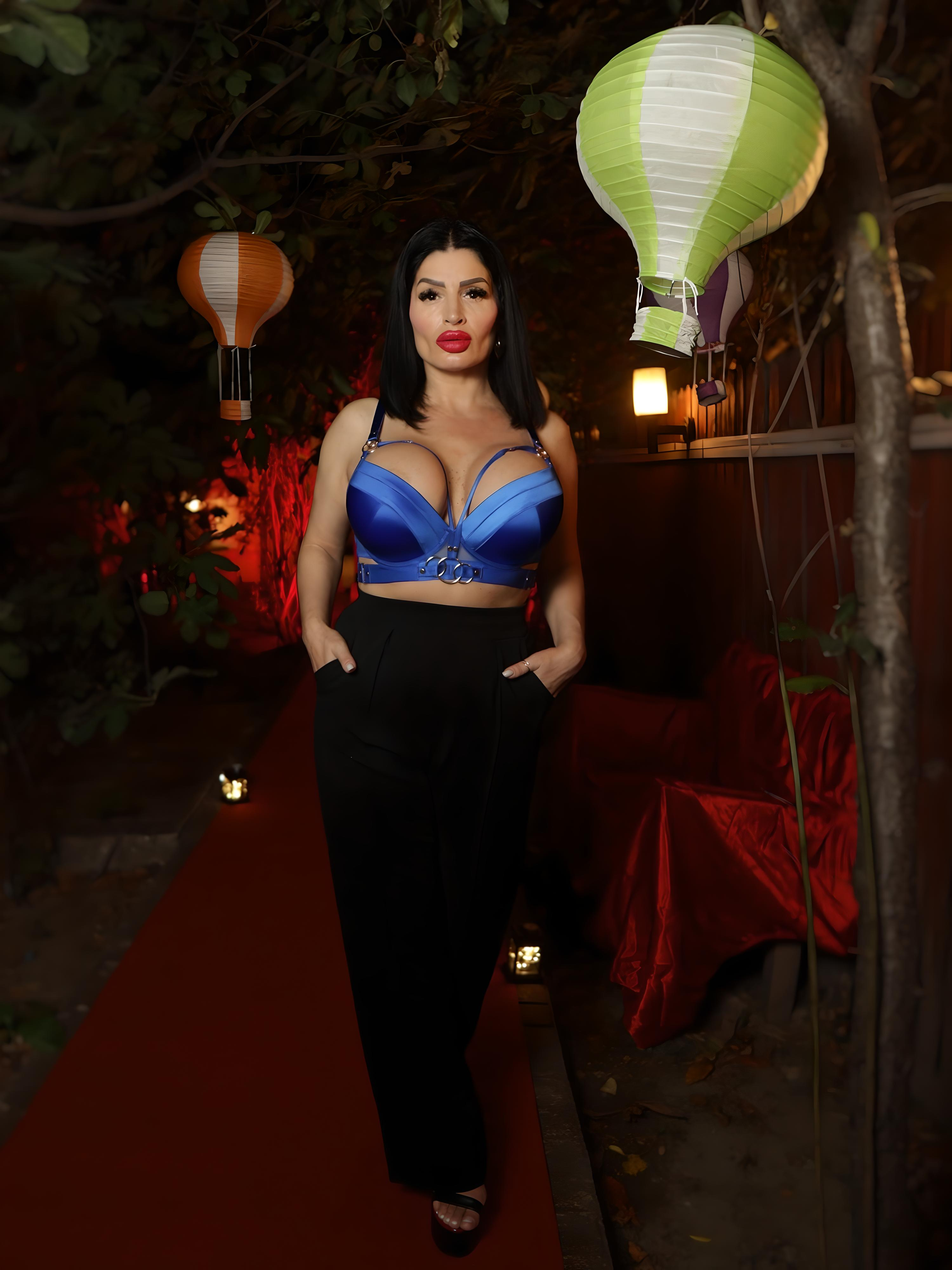 Live sex webcam photo for NicolleReyn #6523664