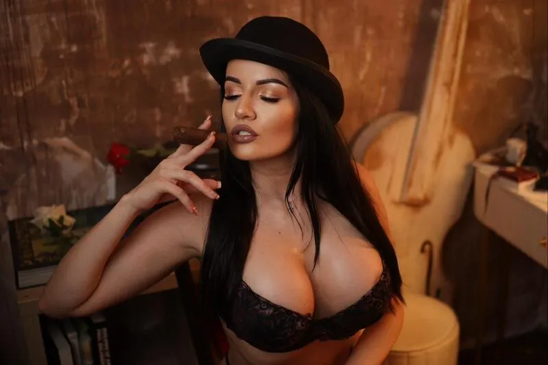 Live sex webcam photo for JulliaJo #6192722