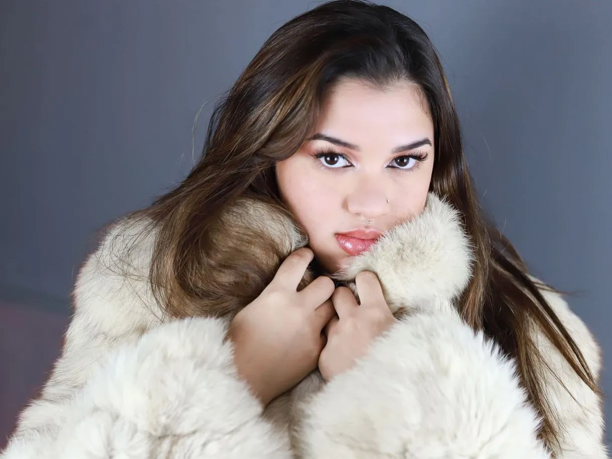 Live sex webcam photo for TiffanyJonees #5406399