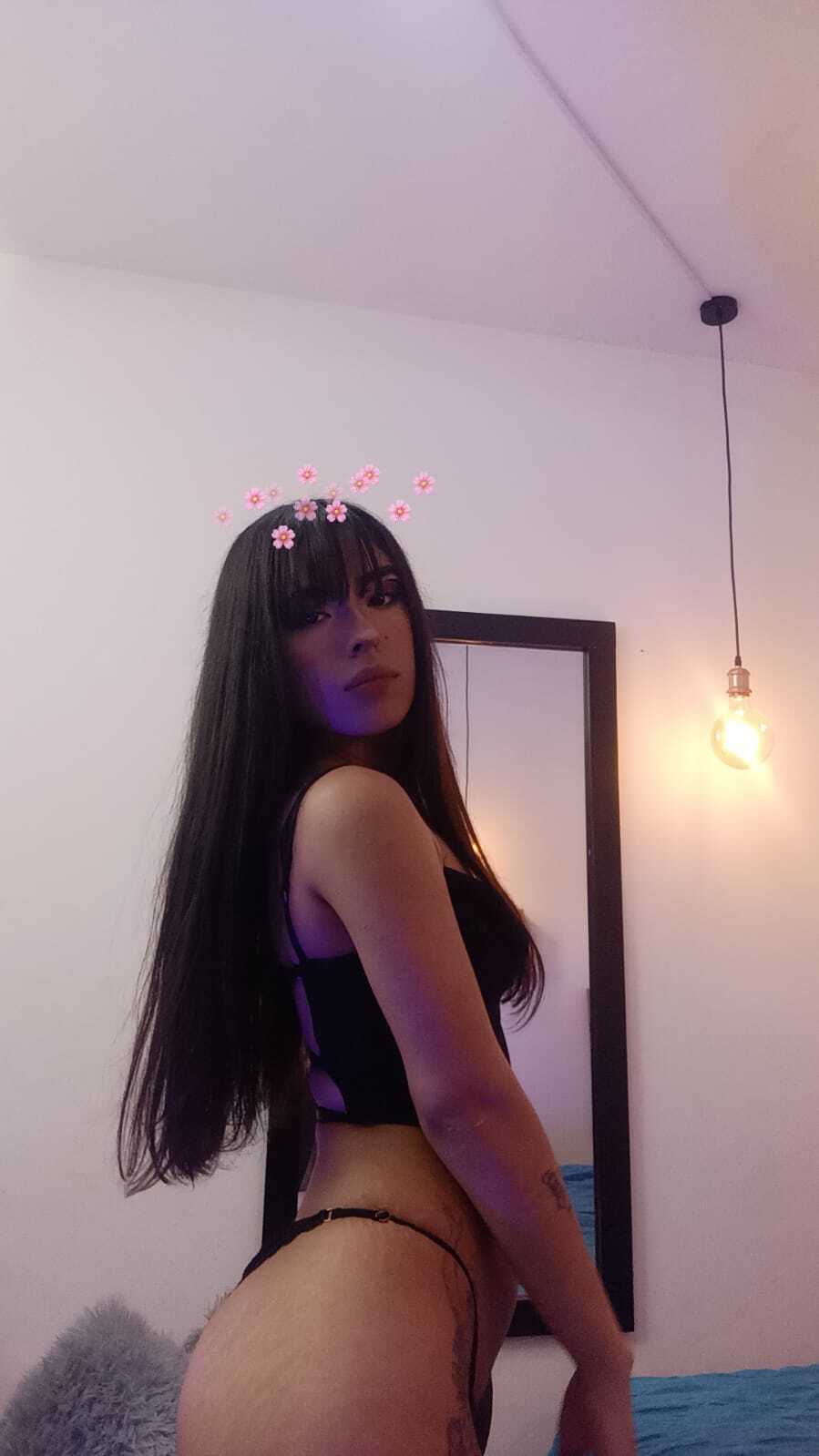 Live sex webcam photo for AlondraConnor #7888498