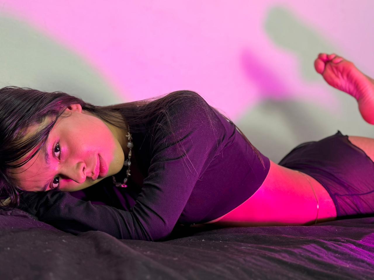 Live sex webcam photo for AlondraConnor #8122591