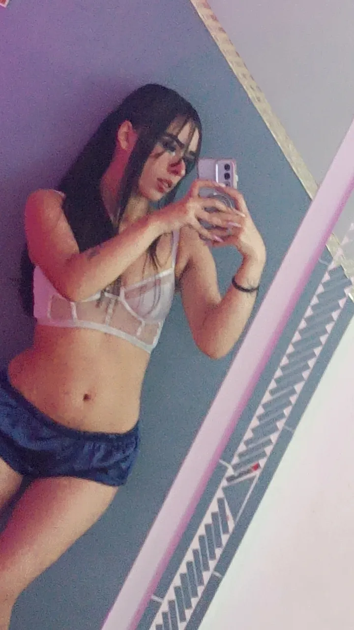 Live sex webcam photo for AlondraConnor #8551161