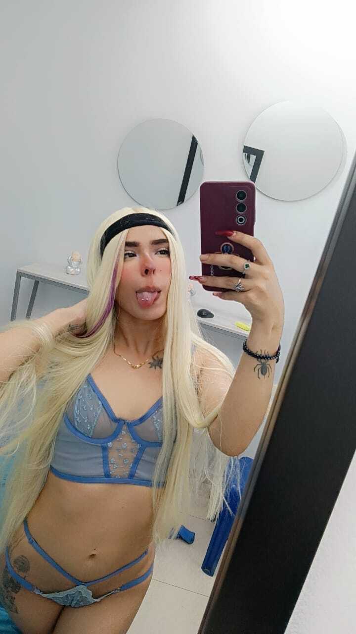 Live sex webcam photo for AlondraConnor #7888512