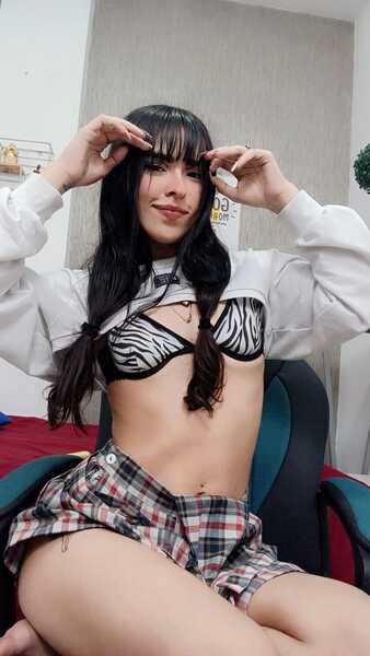 Live sex webcam photo for AlondraConnor #7888493