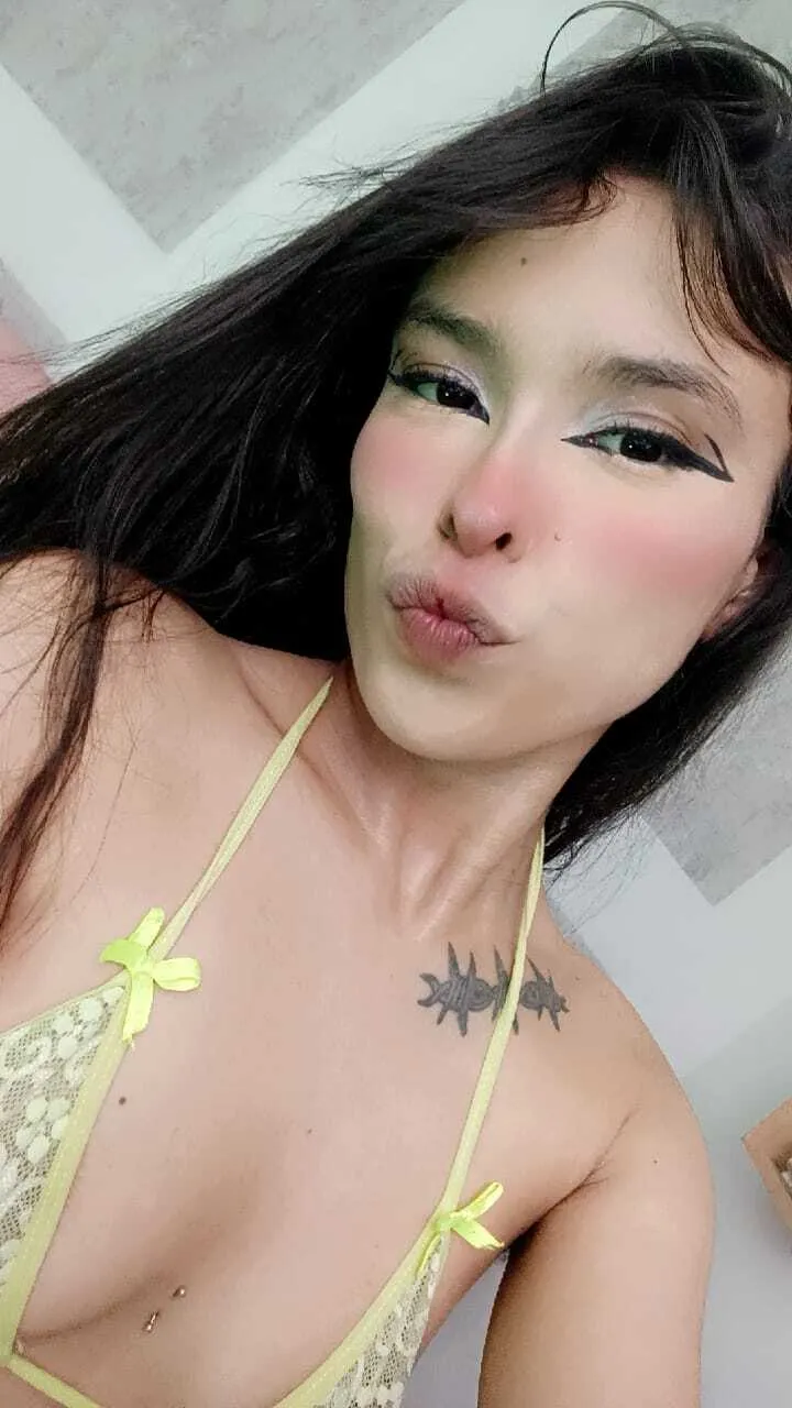 Live sex webcam photo for AlondraConnor #8049222