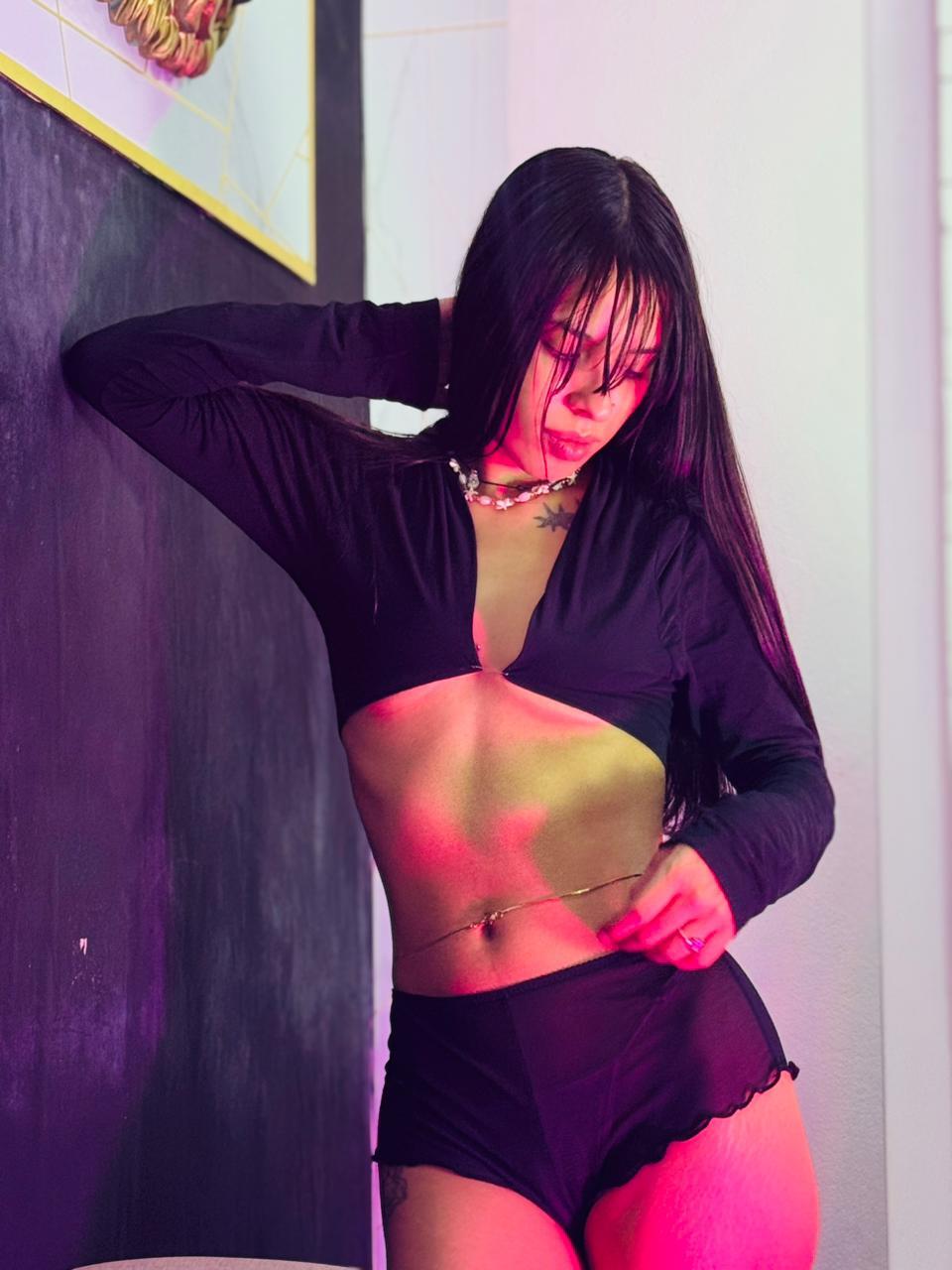 Live sex webcam photo for AlondraConnor #8122598