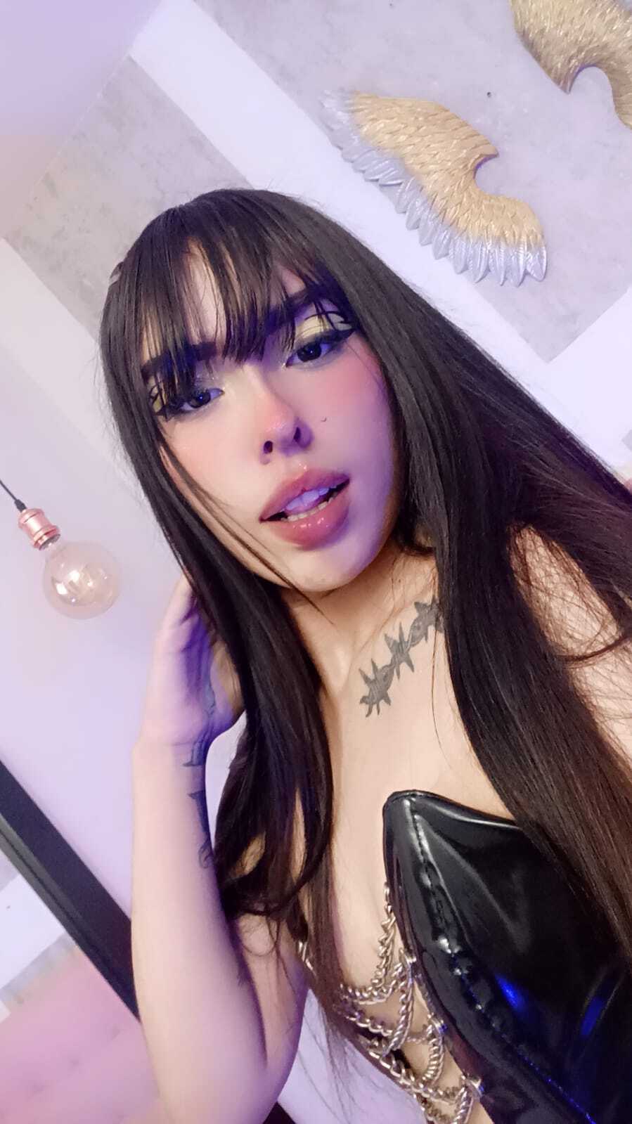 Live sex webcam photo for AlondraConnor #7888499