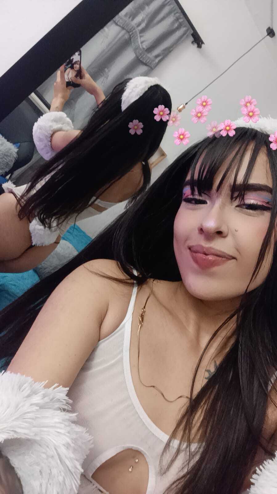 Live sex webcam photo for AlondraConnor #7888501