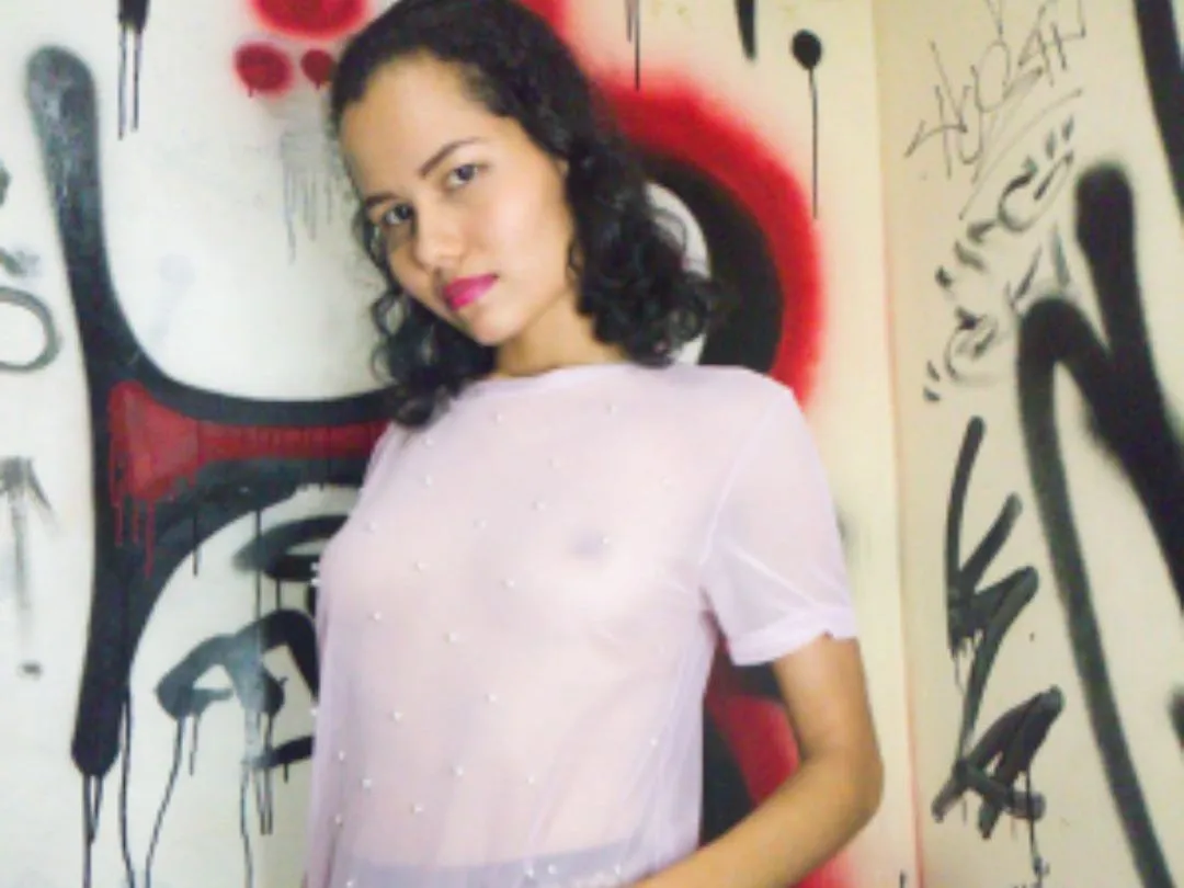 Live sex webcam photo for HairyLucy #5414309