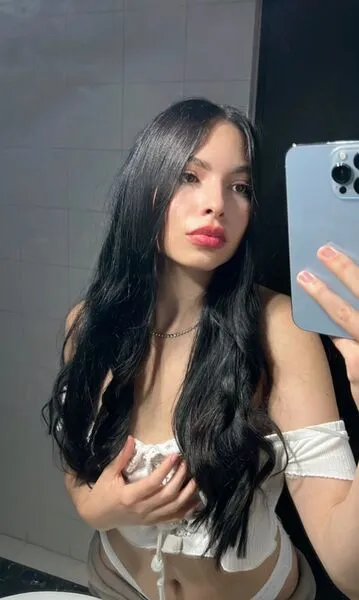 Live sex webcam photo for LolaBeauty19x #5532724