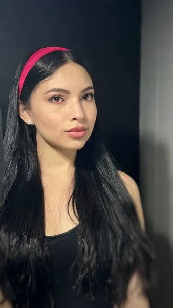 Live sex webcam photo for LolaBeauty19x #5532725