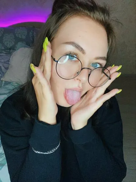 Live sex webcam photo for HornyCakeee #5438453