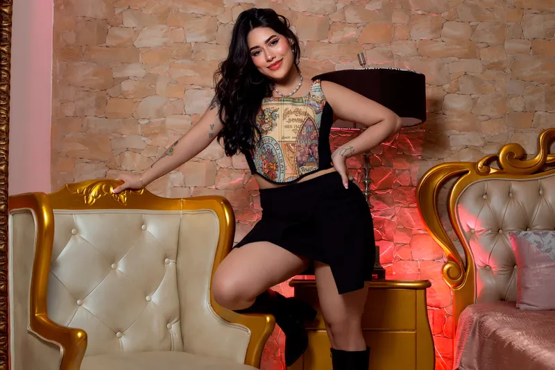 Live sex webcam photo for MaeRussel #5445803