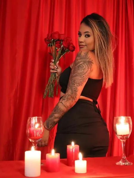 Live sex webcam photo for MarianaRoe #6860039