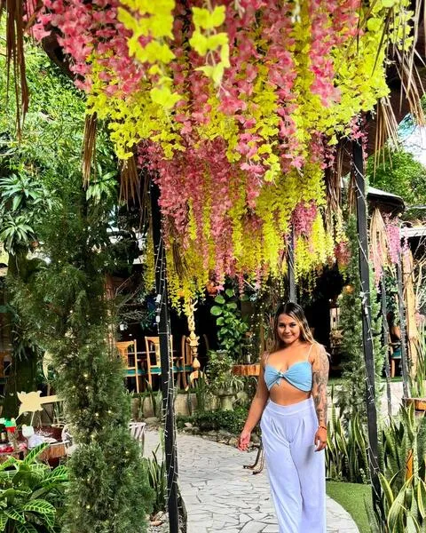 Live sex webcam photo for MarianaRoe #6860044