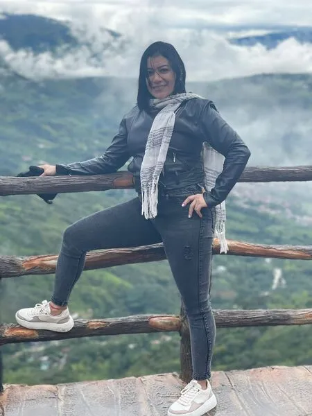 Live sex webcam photo for Susantrevor #6120533