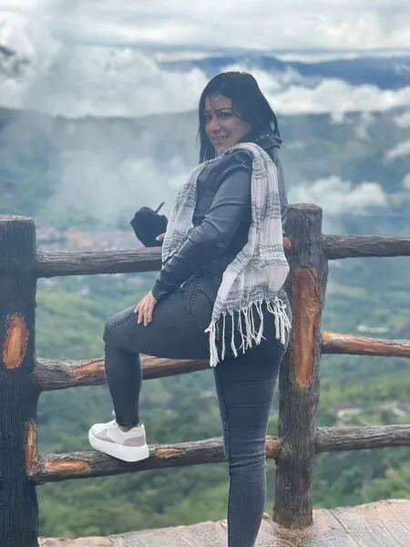 Live sex webcam photo for Susantrevor #6120559