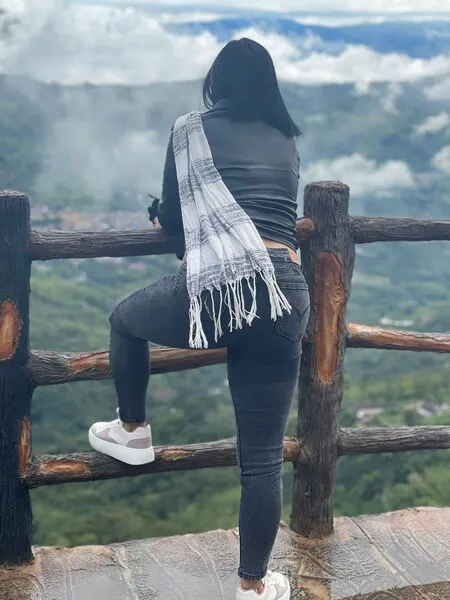 Live sex webcam photo for Susantrevor #6120557