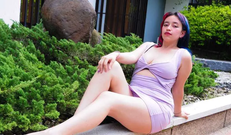 Live sex webcam photo for RoxyJhonsons #5464757