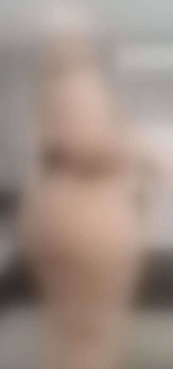 Live sex webcam photo for LeahMillerh #8245408