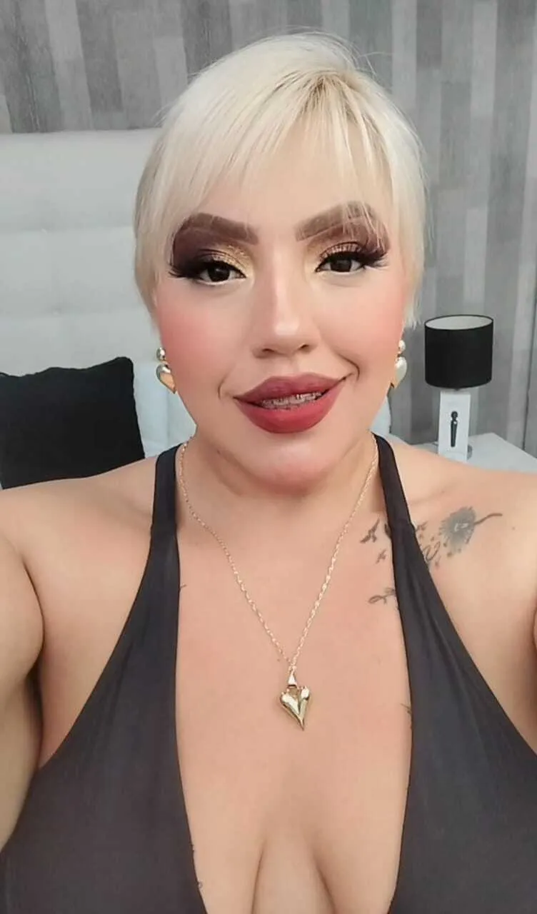 Live sex webcam photo for LeahMillerh #8239653