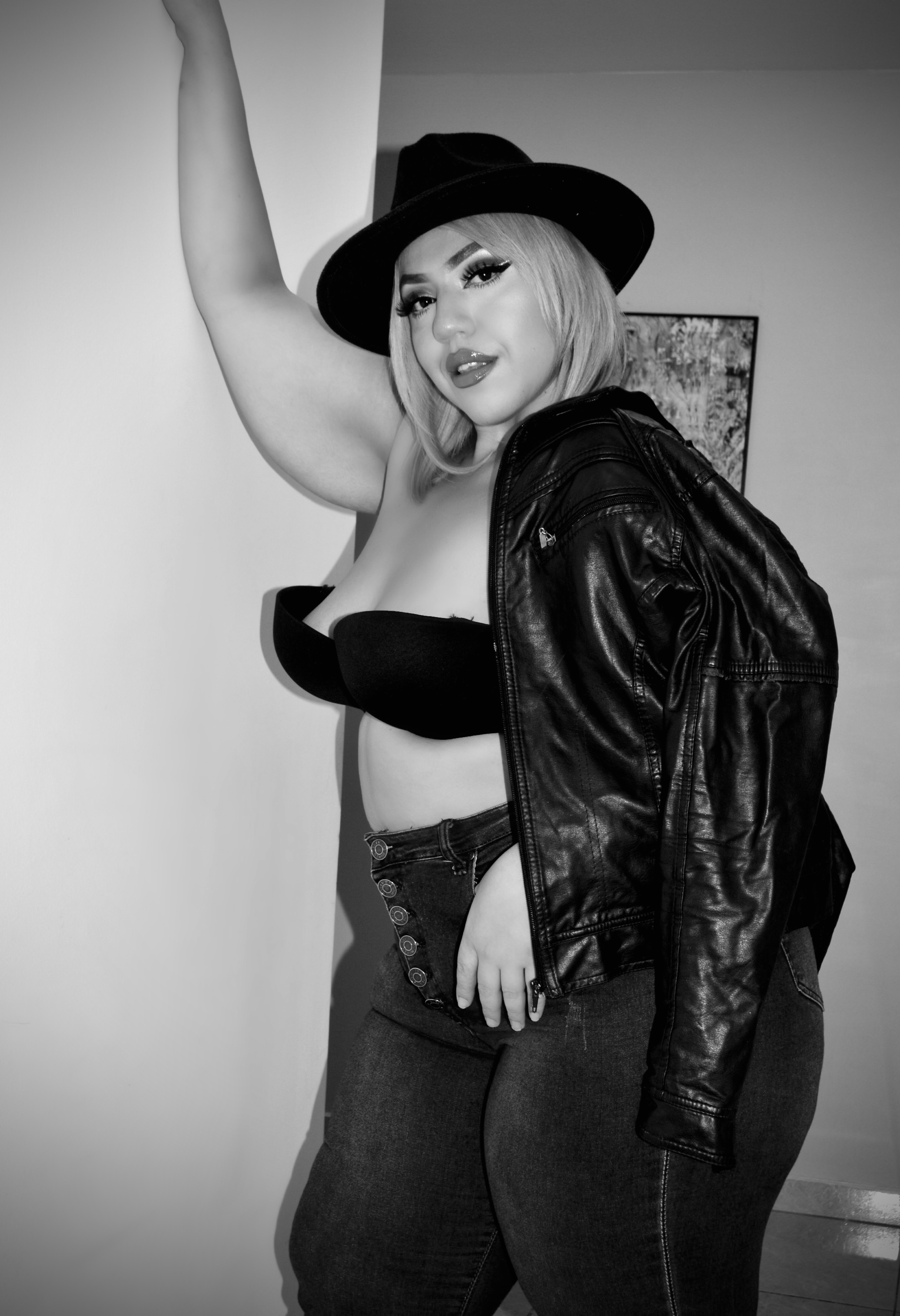 Live sex webcam photo for LeahMillerh #7181440