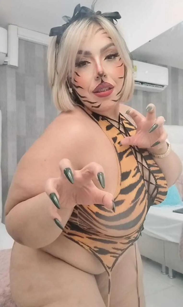 Live sex webcam photo for LeahMillerh #8020687