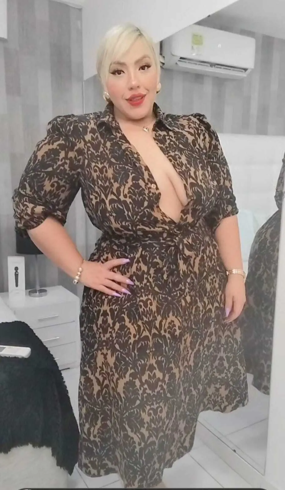 Live sex webcam photo for LeahMillerh #8189075