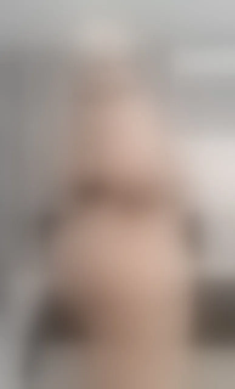 Live sex webcam photo for LeahMillerh #8245409