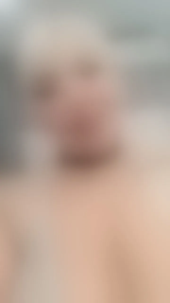 Live sex webcam photo for LeahMillerh #8466752