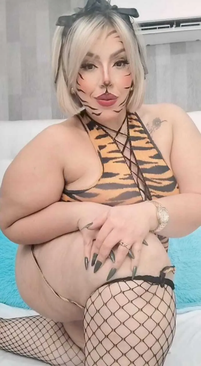 Live sex webcam photo for LeahMillerh #8020689