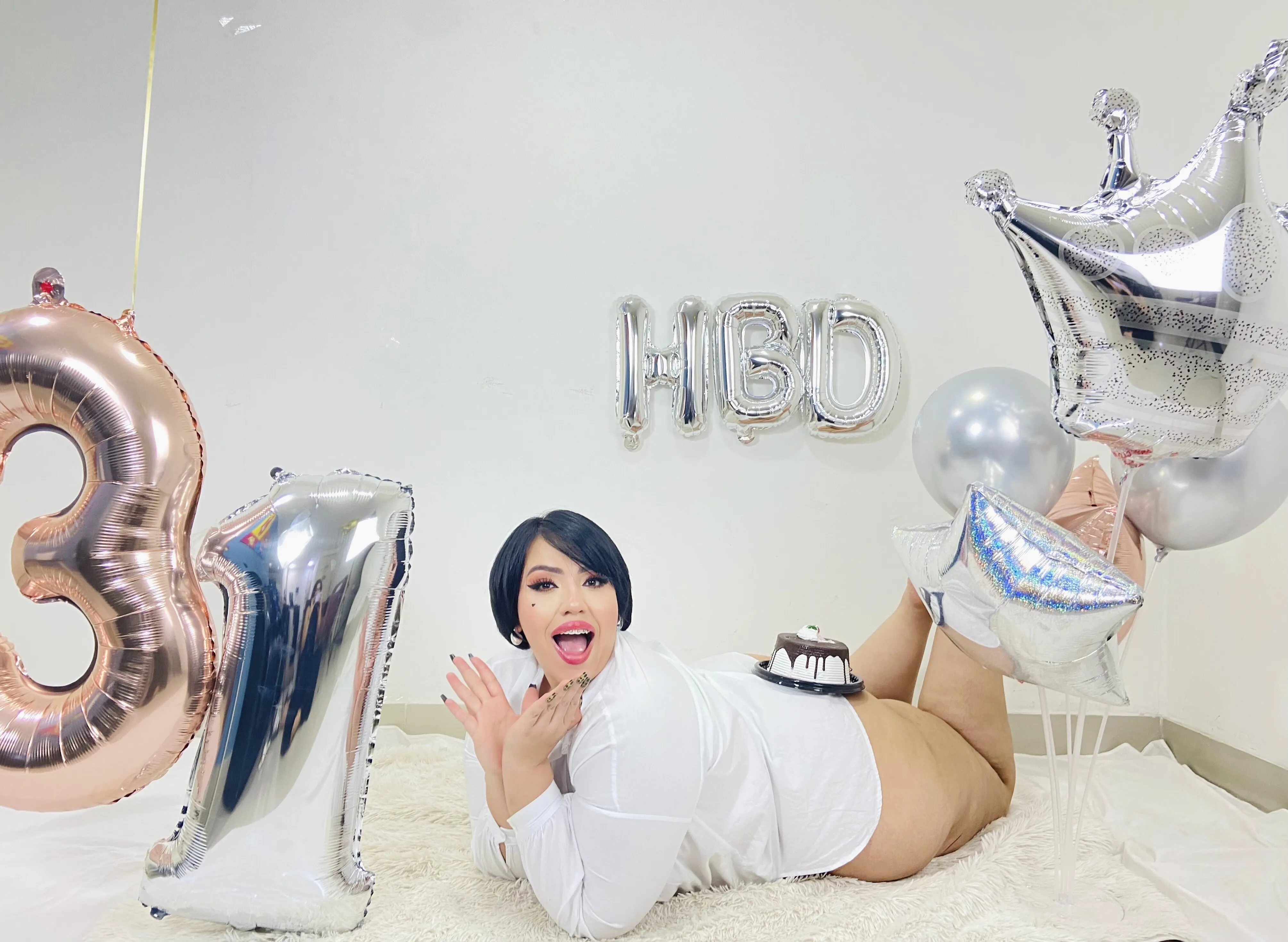 Live sex webcam photo for LeahMillerh #7183011