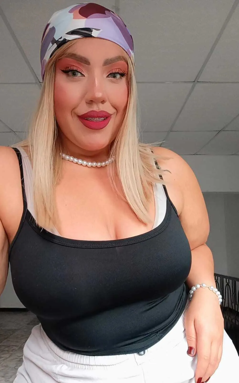 Live sex webcam photo for LeahMillerh #7495689