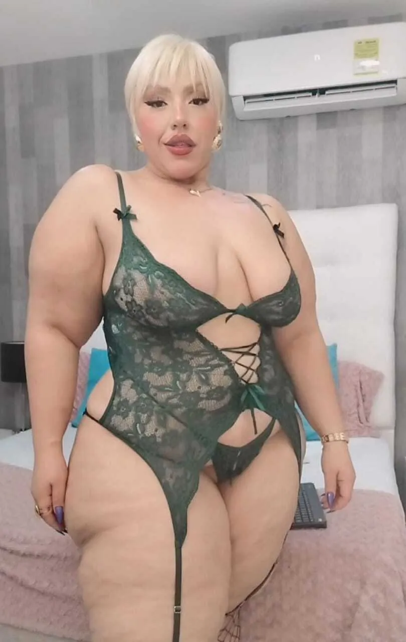 Live sex webcam photo for LeahMillerh #8154927