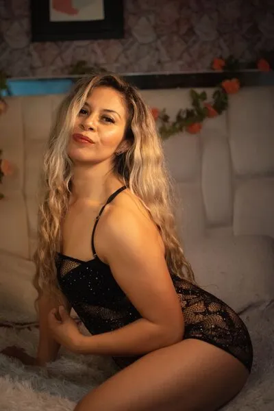Live sex webcam photo for AmeliaLenoxx #5454936