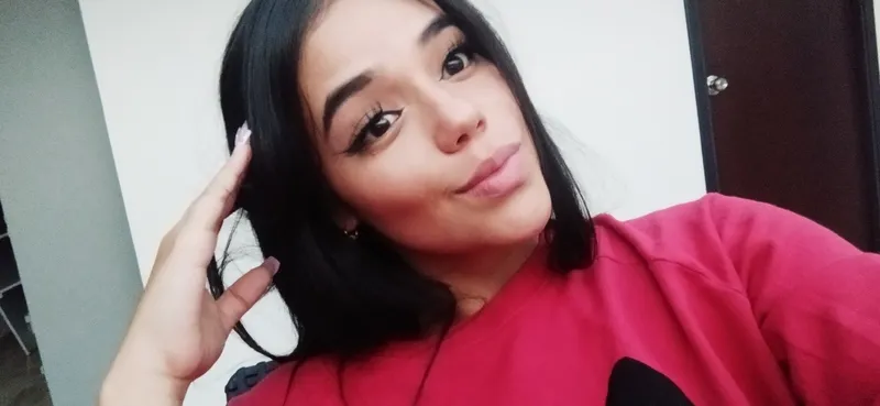 Live sex webcam photo for AnnieLacrof #5496106