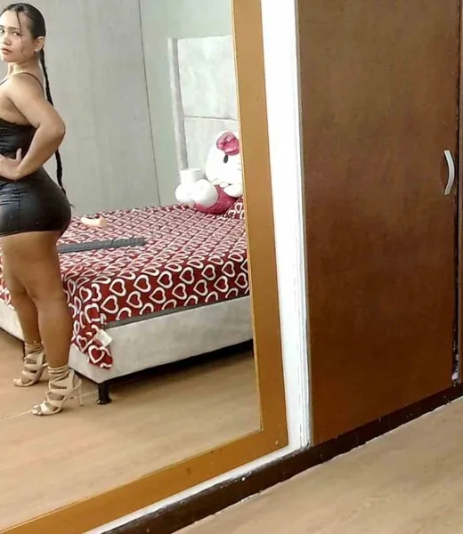 Live sex webcam photo for LILIFOXY #5470200