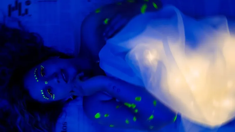 Live sex webcam photo for Sophieevansx #5510767