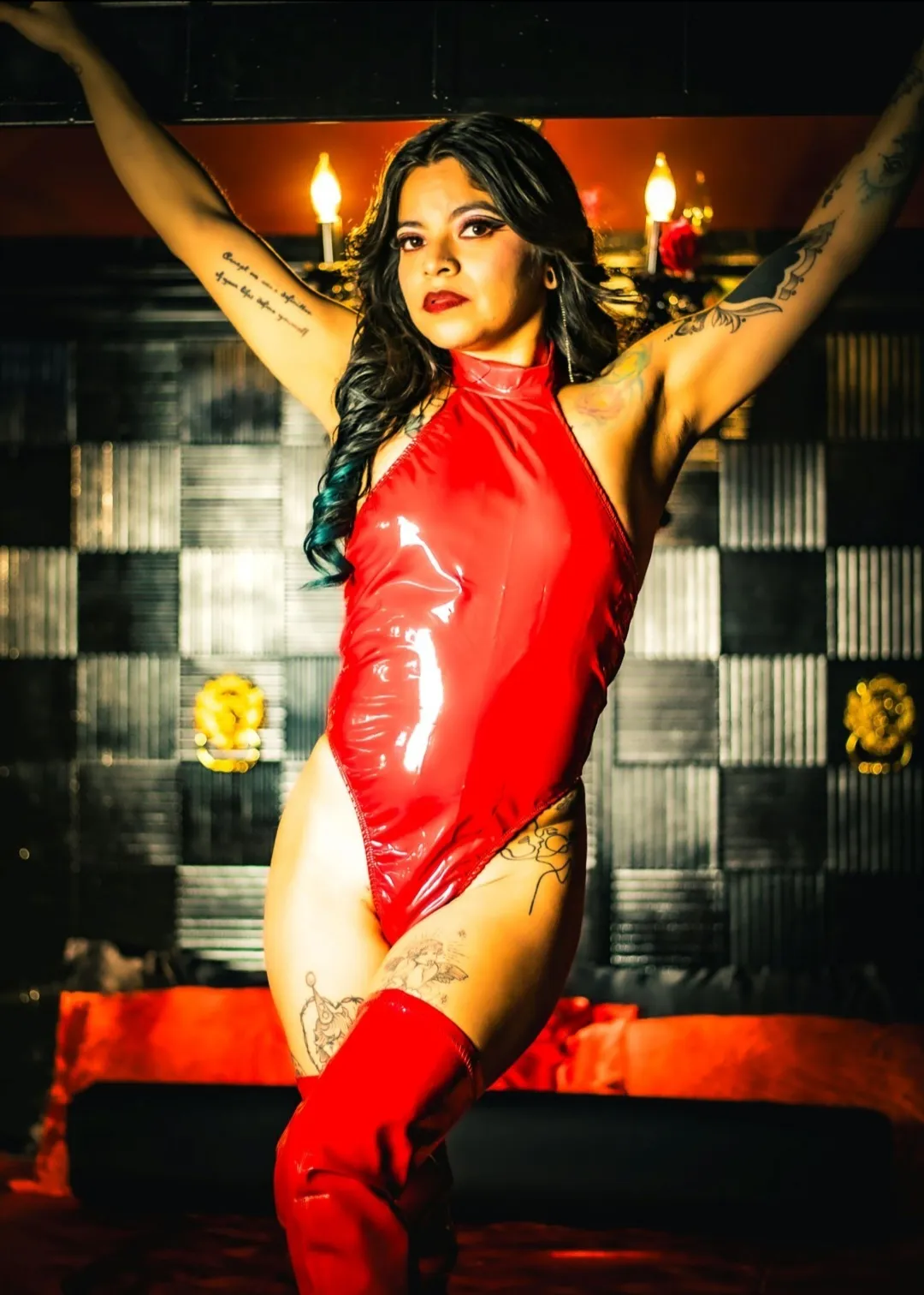 Live sex webcam photo for GoddessVioletRay #7926949