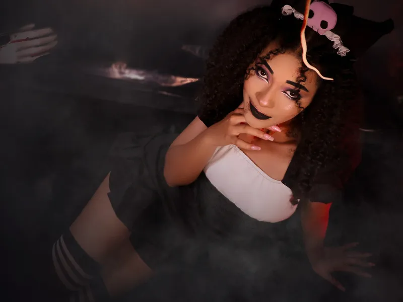 Live sex webcam photo for MaiaMuller #5650205