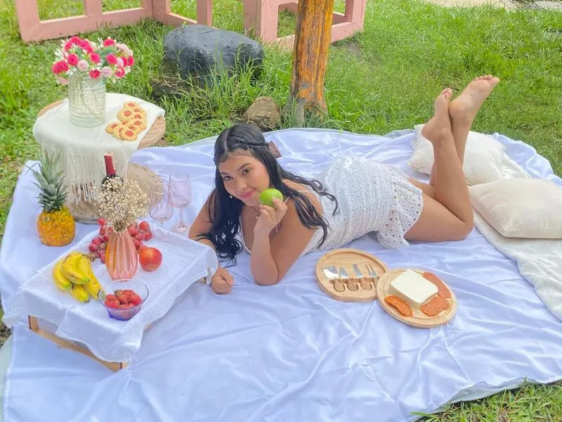 Live sex webcam photo for CloeRous #6956353