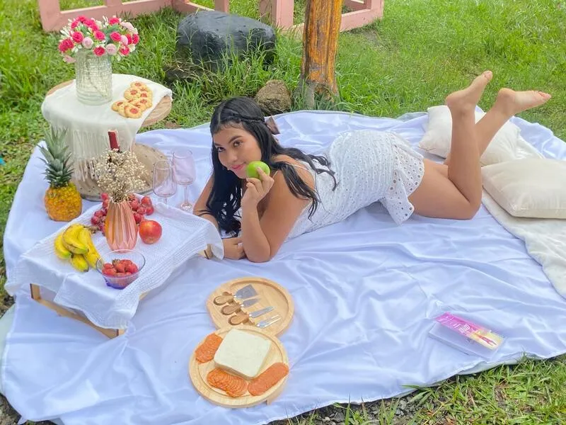 Live sex webcam photo for CloeRous #6956354