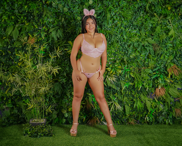 Live sex webcam photo for CloeRous #6011688