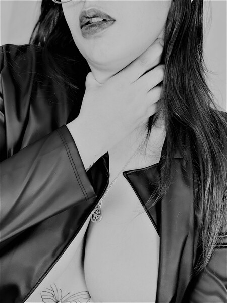 Live sex webcam photo for EmmaBarker #5573837