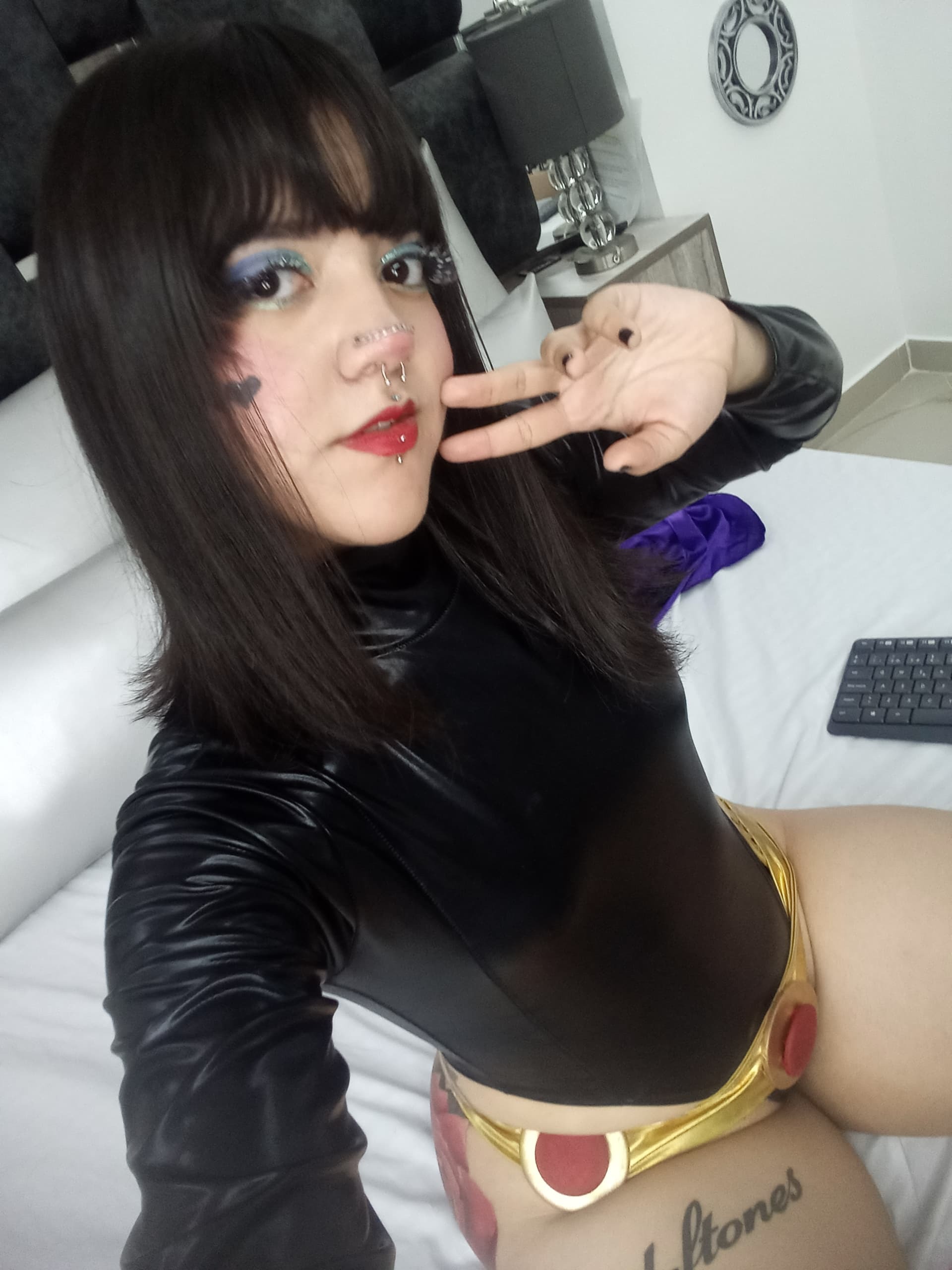 Live sex webcam photo for CharlotteMeyers #7251216