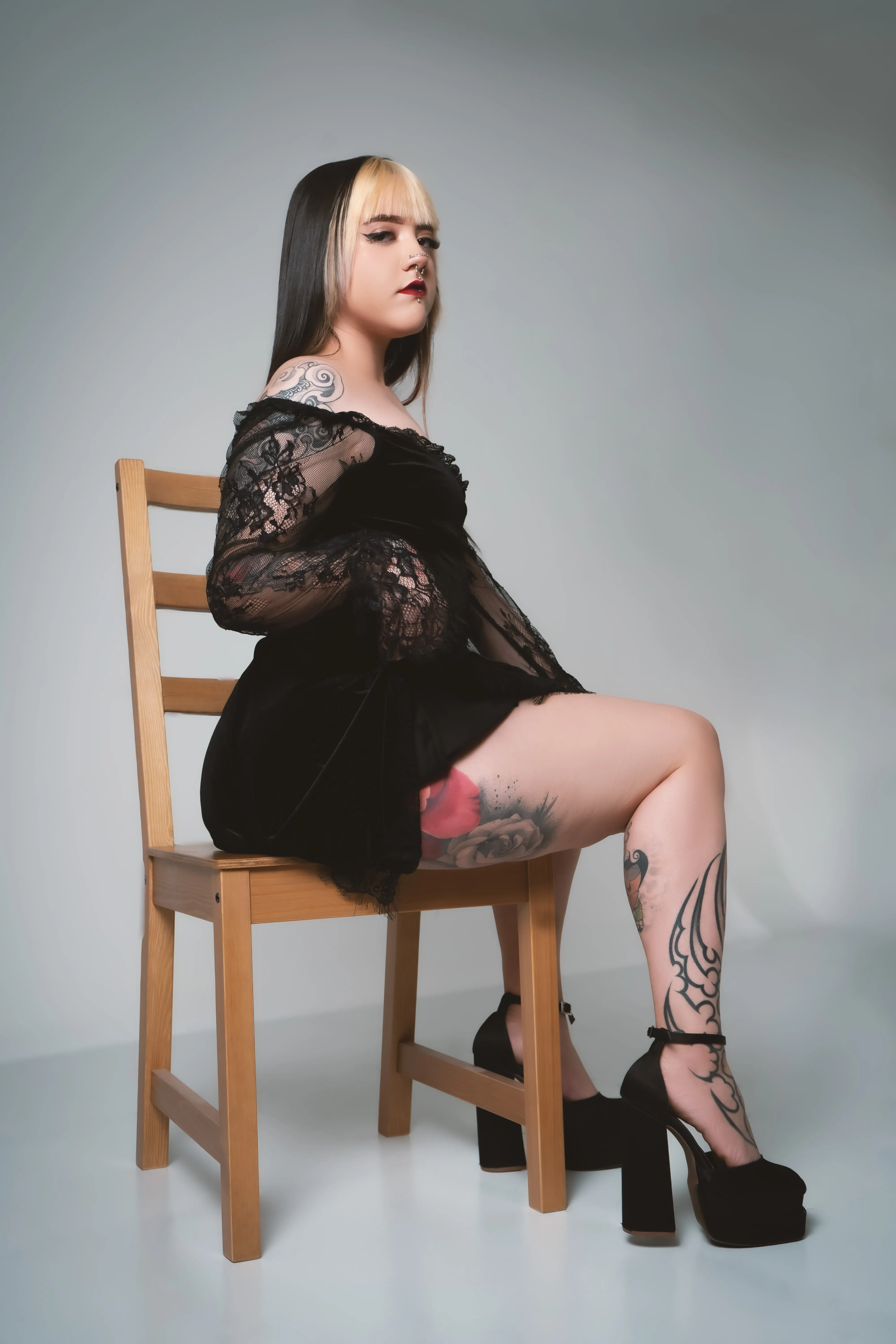 Live sex webcam photo for CharlotteMeyers #7783060