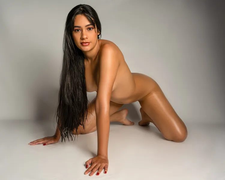 Live sex webcam photo for CamilleVasquez #5504666