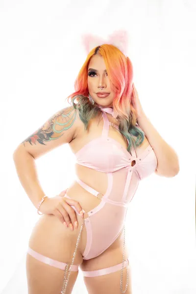 Live sex webcam photo for SophiieJohnson #6520692