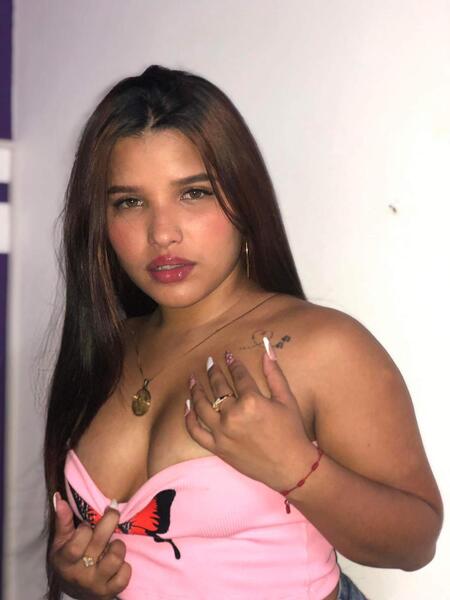 Live sex webcam photo for CarolinaAmor #5472059