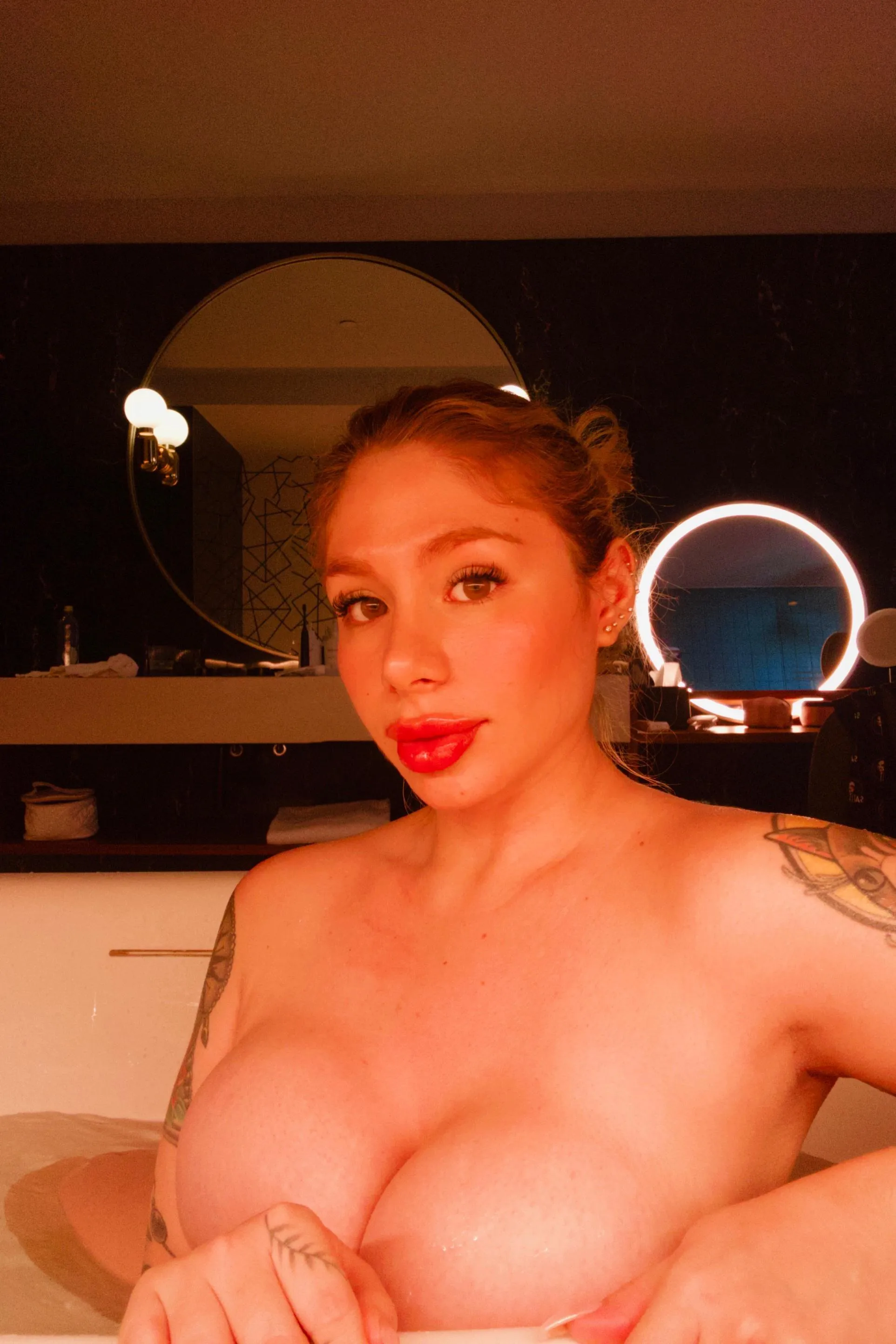 Live sex webcam photo for LorenFerrer #7294161